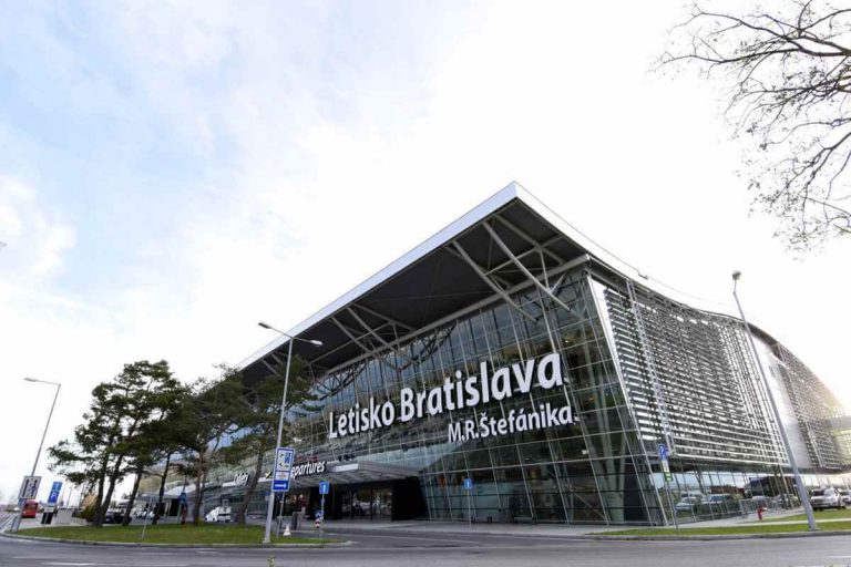 Taxi na letisko Bratislava M.R. Štefánika - Komfortne a výhodne od 15 €